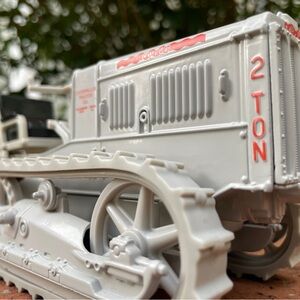 Caterpillar 1928 2-Ton Tractor Norscot Diecast Model CAT Toy 1:16 Scale